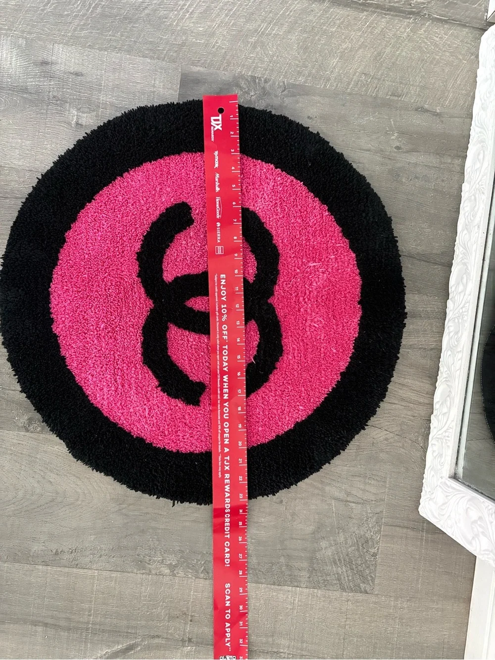 CHANEL Round Pink and Black Logo Door Mat